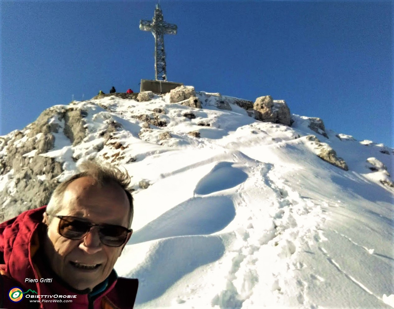 03 Al freddo e al gelo ventoso in vetta al Resegone (1875 m).jpg